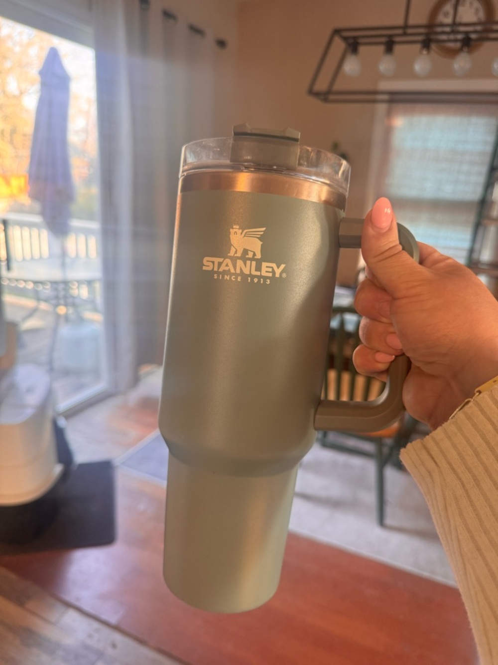Stanley Travel Mug in spearmint with Handle